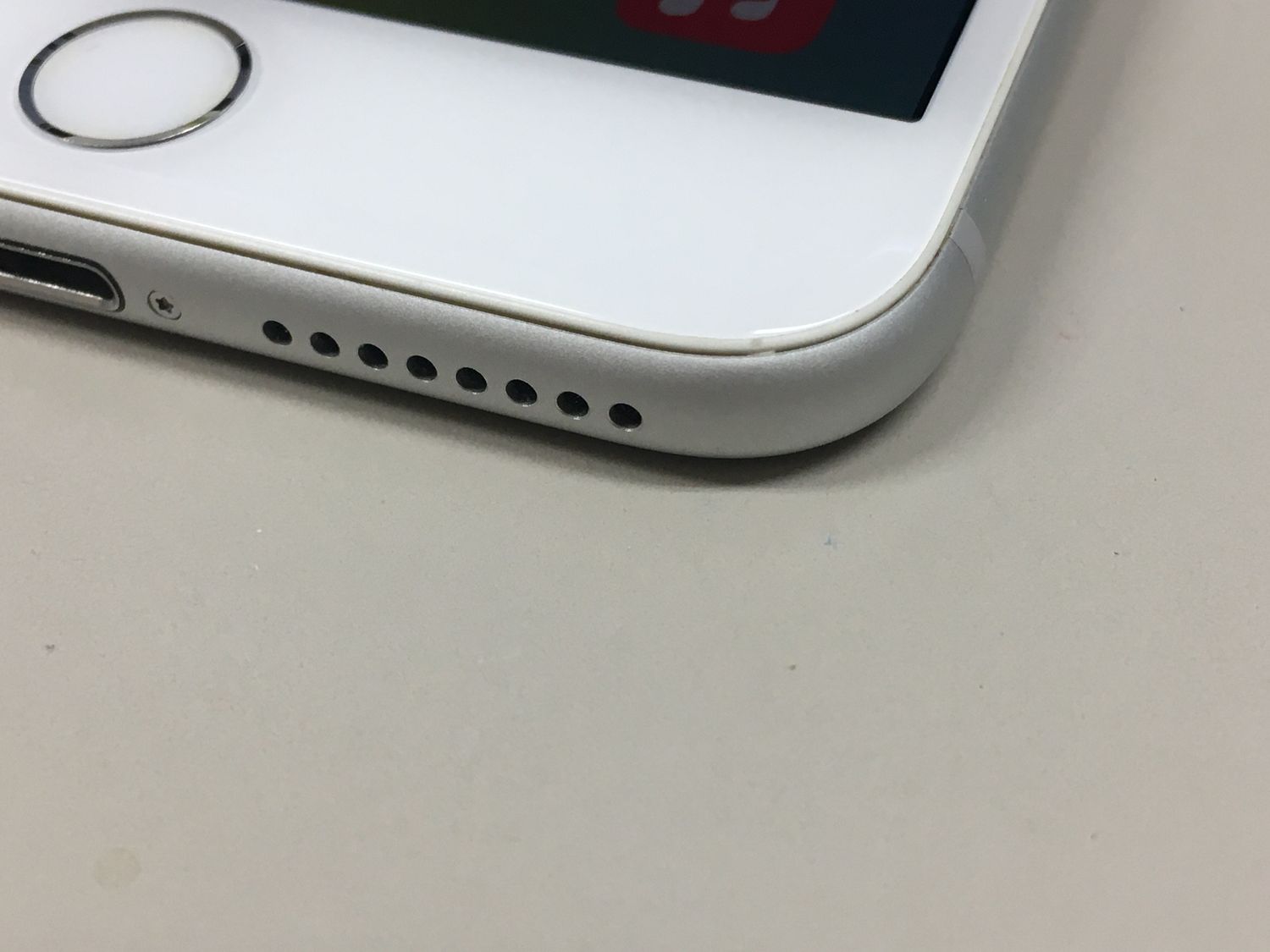 ムスビー｜【モバイルBOX】超美品 電池83%SIMフリー iPhone8 Plus 64GB