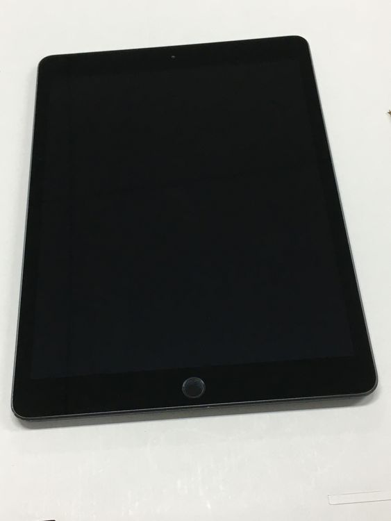 ��ư������ ����87��� SIM�ե꡼ Apple iPad ��8���� 32GB ���ڡ������쥤