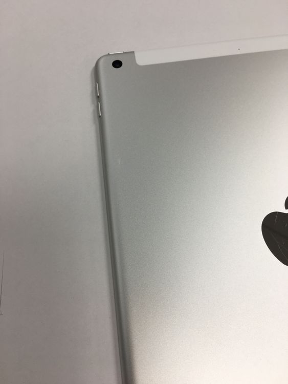 �ڥ�Х���BOX��Ķ���� ����100�� iPad ��7���� SIM�ե꡼ 32GB������С�