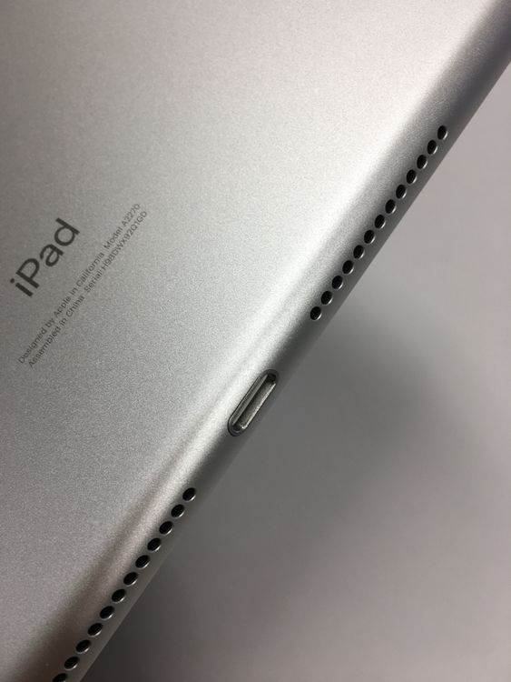 ������90%�ʾ塦�����ʡ� Apple iPad ��8���� Wi-Fi 32GB