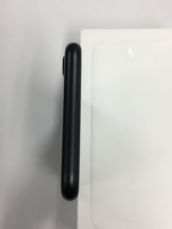 Ķ���ʡ�����89�� SIM�ե꡼ iPhone SE ��2���� 64GB �֥�å�