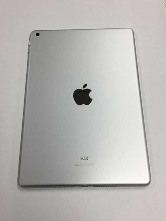 �ڥ�Х���BOX������ Apple iPad ��8���� 32GB WiFi��ǥ� ����С�