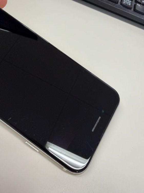 ����84%SIM�ե꡼ iPhone SE(�裳����) 64GB �������饤��