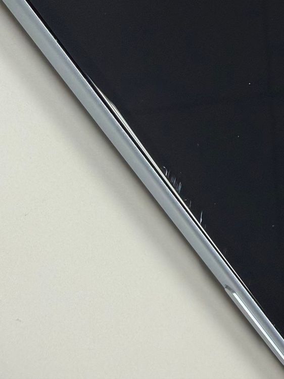 �ڥ�Х���BOX�� ����98%SIM�ե꡼ iPhone15 256GB �֥롼
