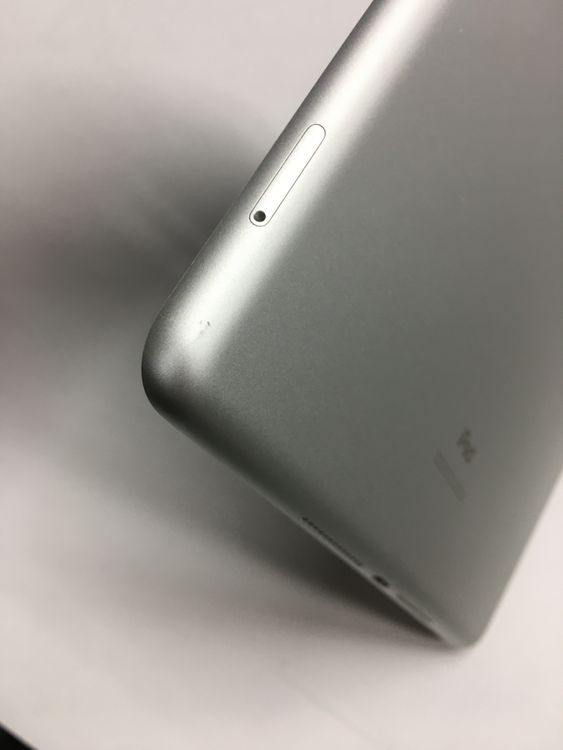 �ڥ�Х���BOX������ ����100�� iPad ��7���� SIM�ե꡼ 32GB ����С�