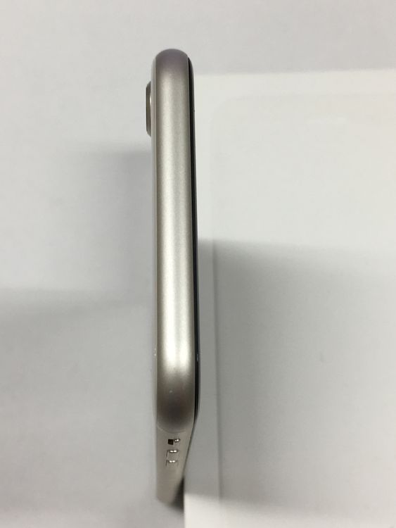 �ڥ�Х���BOX������74�� iPhone SE3 ��3���� 128GB SIM�ե꡼ �������饤��