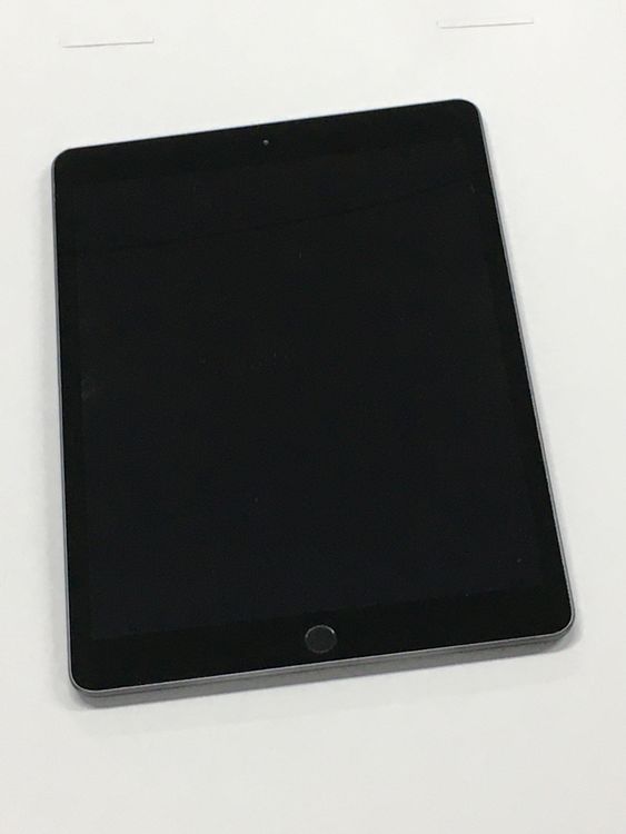 �ڥ�Х���BOX������78�� Apple iPad ��8���� Wi-Fi 128GB ���ڡ������쥤