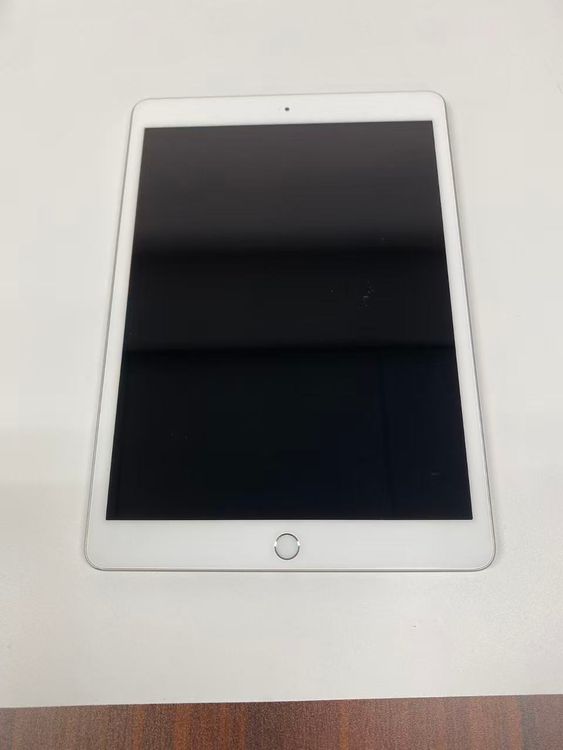 Apple iPad ��7���� Wi-Fi��128GB Silevr  �Ÿ�����ʤ�