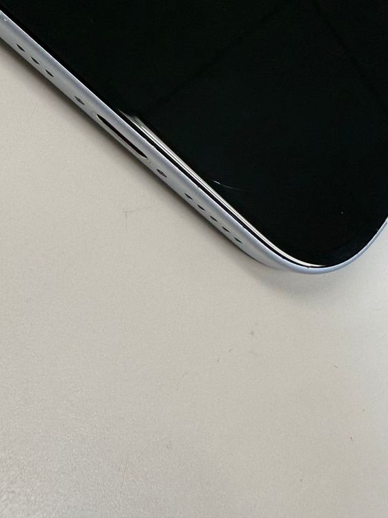 �ڥ�Х���BOX�� ���� ����88%SIM�ե꡼ iPhone15 128GB �֥롼