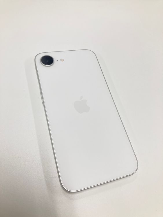 �ڥ�Х���BOX�ۿ���Ʊ�� ����100%SIM�ե꡼ iPhone16e 128GB���ۥ磻��