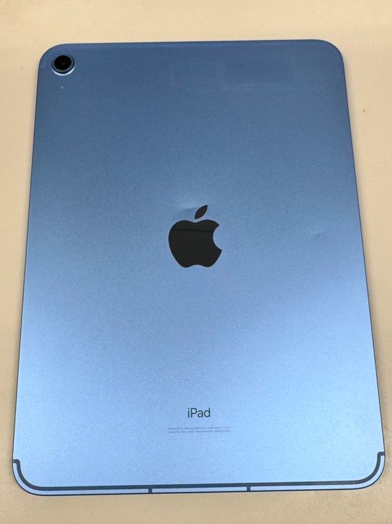 ����94% SIM�ե꡼ iPad ��10���� Wi-Fi+Cellular 64GB �֥롼