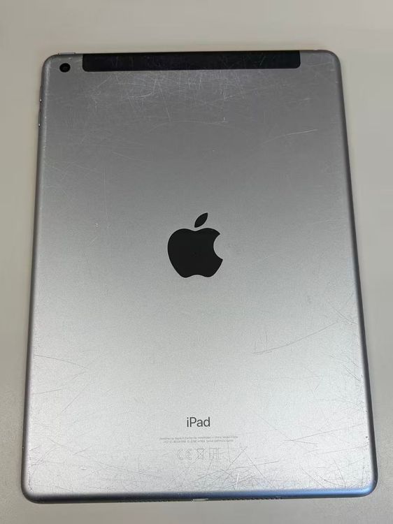 ����94% SIM�ե꡼iPad (��6����) 128GB ���ڡ�������
