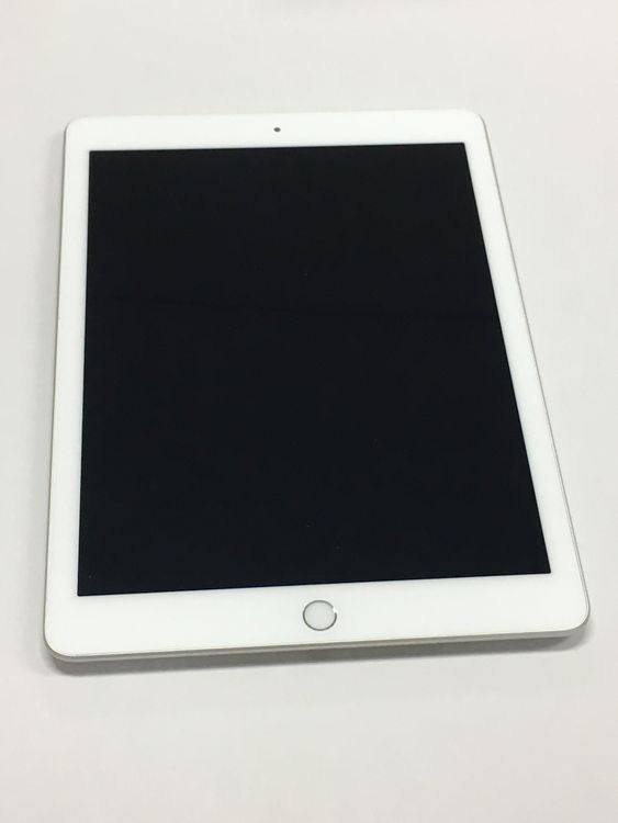 �ڰ�����ǽ���ɡ�����92������� SIM�ե꡼ iPad ��5���� 32GB ����С�