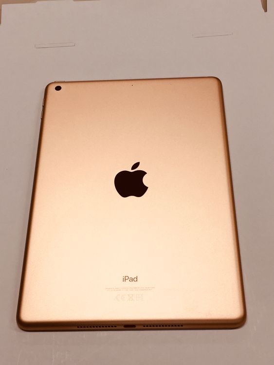 �ڥ�Х���BOX������ Apple iPad ��6���� Wi-Fi��ǥ� 128GB �������