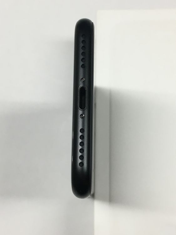 �ڥ�Х���BOX������ ����90�� iPhone SE2 ��2���� 64GB SIM�ե꡼