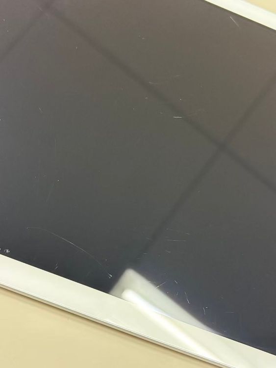 ����86��SIM�ե꡼ iPad (��6����) 128GB ����С�