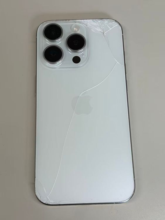 ����86%SIM�ե꡼ iPhone15 Pro 128GB �ۥ磻�ȥ����˥���