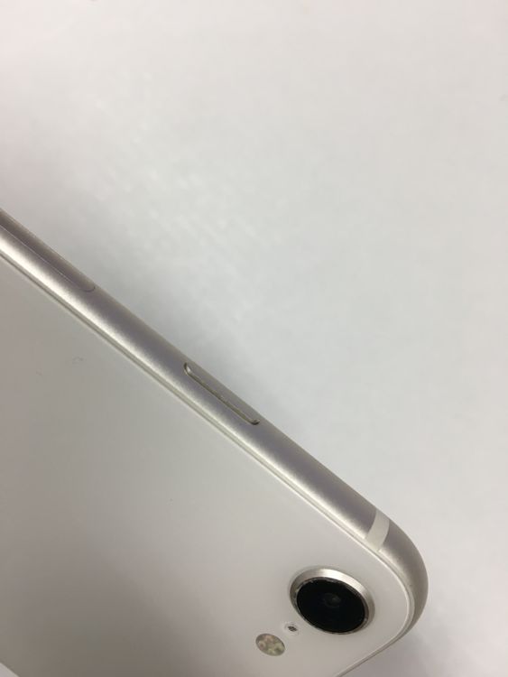 ��ư���������100���Ķ���� SIM�ե꡼ iPhone SE ��3���� 64GB �������饤��