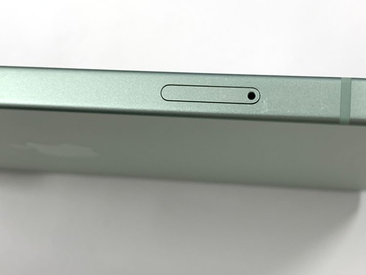 �ڥ�Х���BOX�� ����84%SIM�ե꡼ iPhone15 128GB ���꡼��