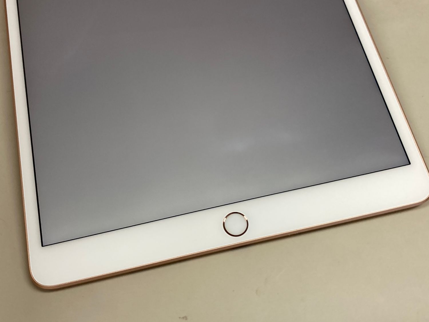 8868 美品 電池最良好 iPad Air3 第3世代 64GB SIMフリー ムスビー｜極美品 電池98% iPad Air (第3世代)64GB Wi-Fi モデル