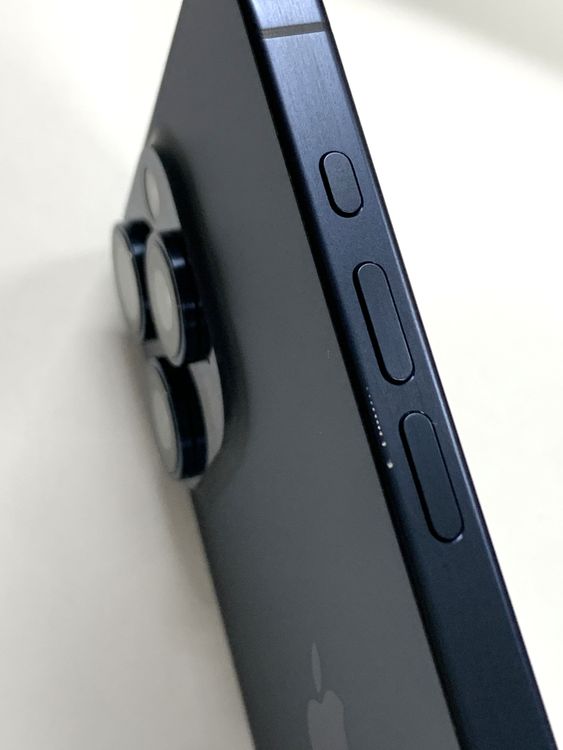 ���� �Хåƥ꡼86% SIM�ե꡼  iPhone15 Pro Max 512GB �֥롼