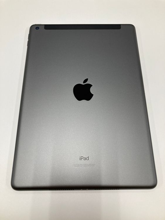����78�� Apple iPad ��8���� SIM�ե꡼ 32GB ���ڡ������쥤