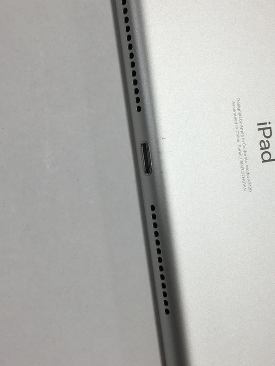 �ڥ�Х���BOX������ ����82�� Apple iPad ��8���� SIM�ե꡼ 32GB ����С�