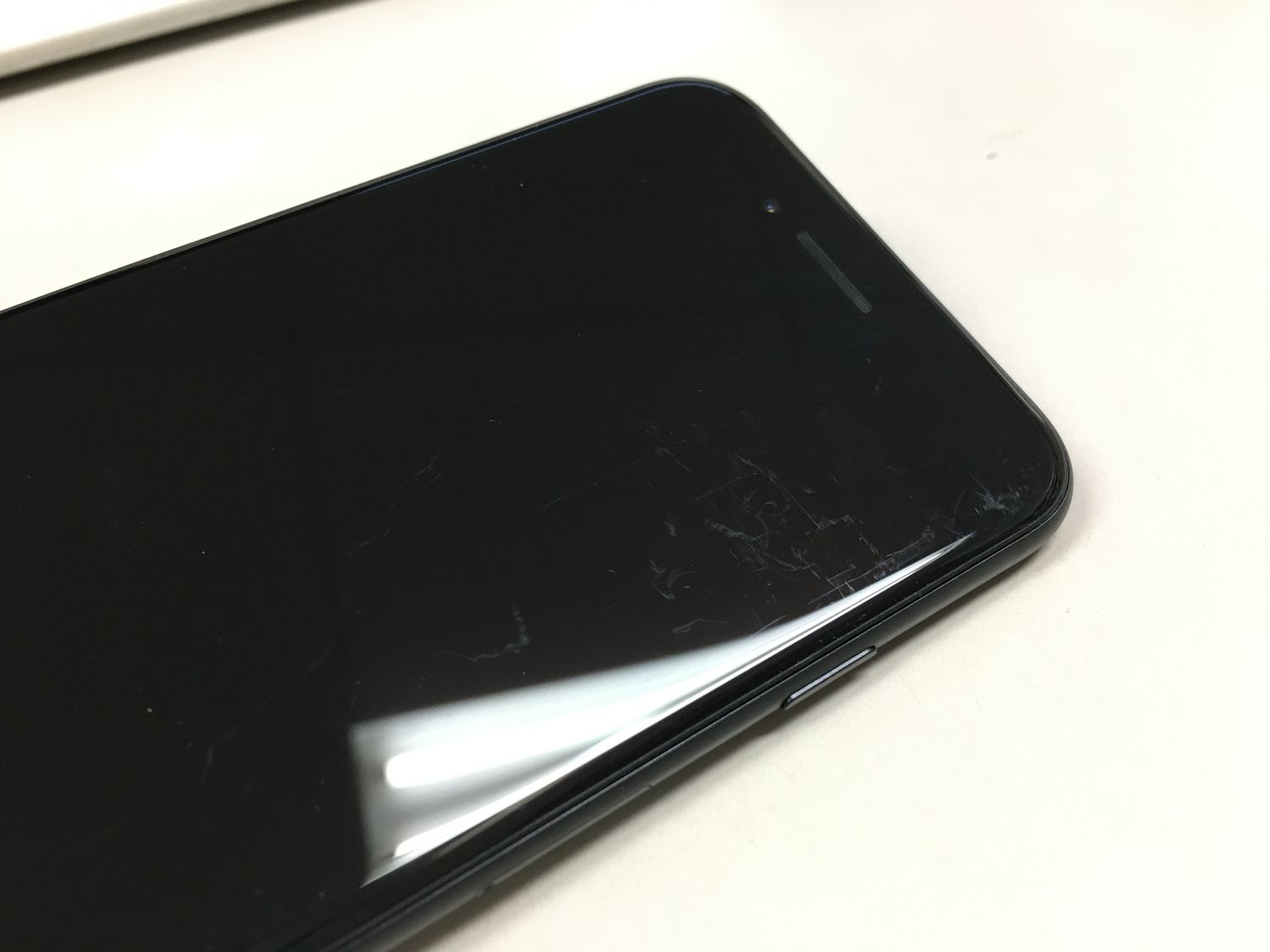 ムスビー｜【モバイルBOX】電池94％ SIMフリー iPhone SE(第2世代