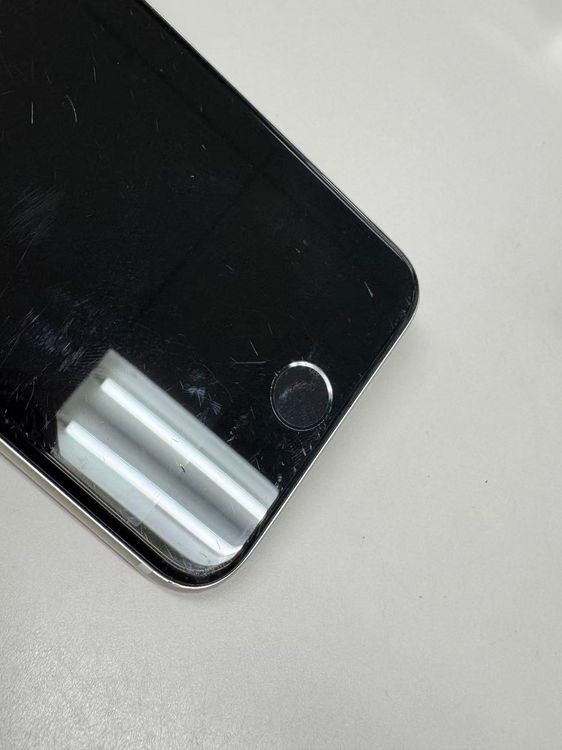 ڥХBOX97% SIMե꡼ iPhone SE(裳) 64GB 饤