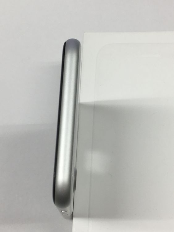 ��ư������ ����100���Ķ���� SIM�ե꡼ iPhone SE ��2���� 64GB �ۥ磻��