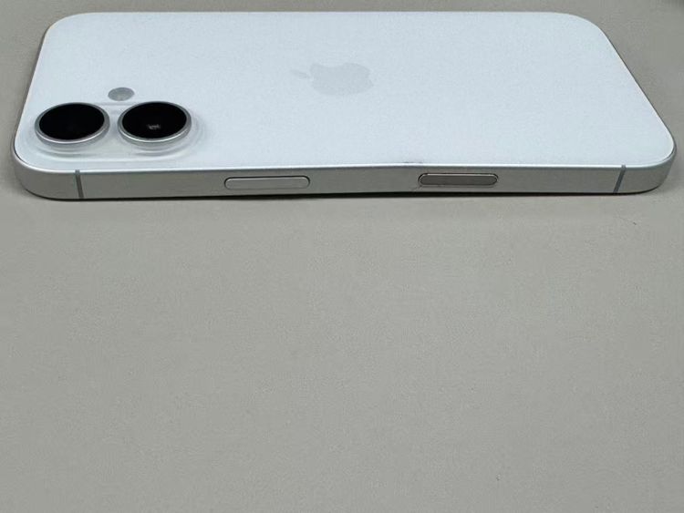 ڥХBOX89%SIMե꡼ iPhone16 128GB ۥ磻