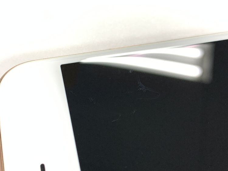 �ڥ�Х���BOX�� ����84% SIM�ե꡼ iPhone8 64GB Gold