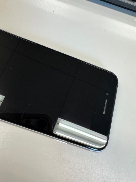 ڥХBOX SIMե꡼iPhone SE(裲) 64GB