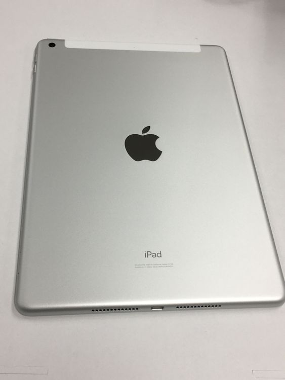 �ڥ�Х���BOX��Ķ���� ����100�� iPad (��7����) SIM�ե꡼ 32GB ����С�