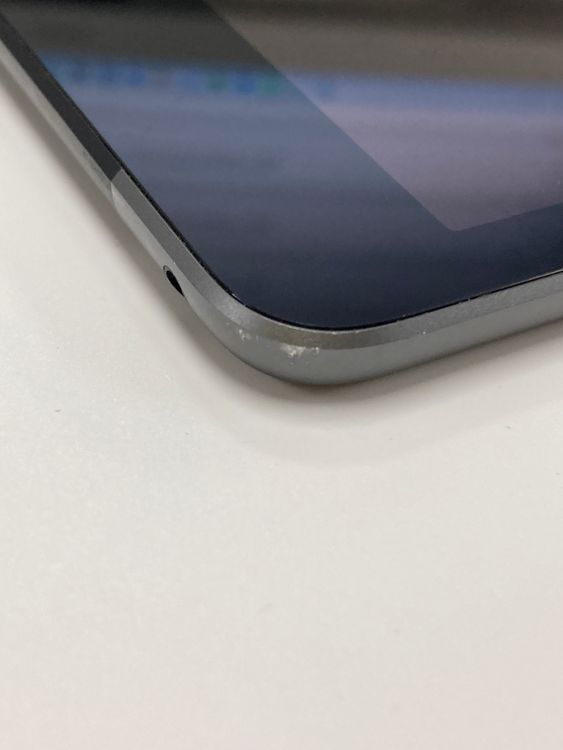 ����94�� Apple iPad ��8���� SIM�ե꡼ 32GB ���ڡ������쥤