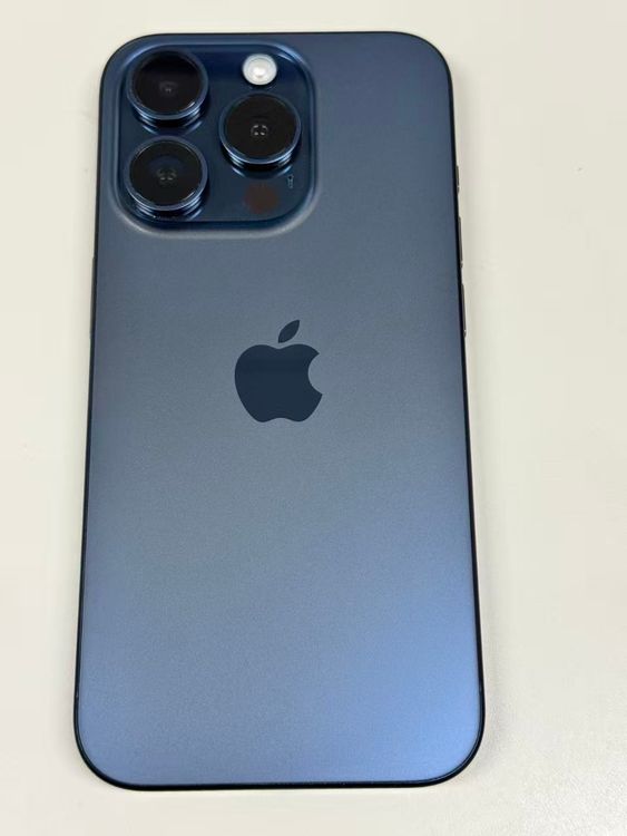 �ڥ�Х���BOX�۶����� ����86%SIM�ե꡼ iPhone15 Pro 256GB