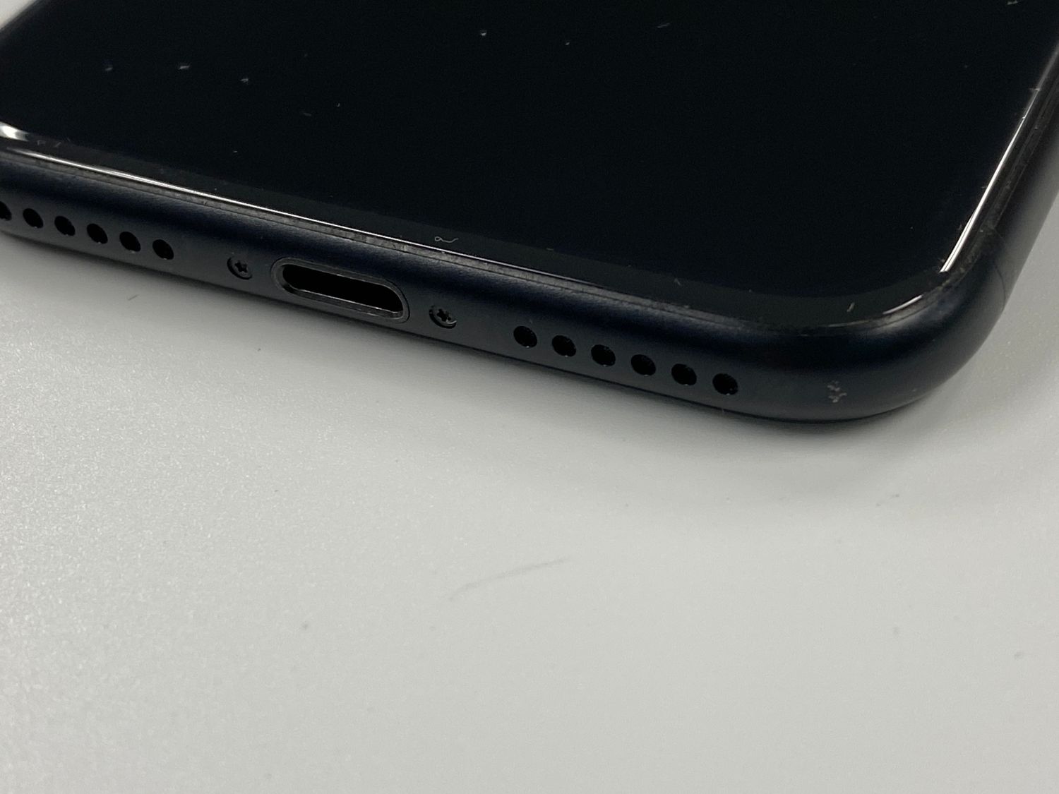 ムスビー｜【モバイルBOX】電池86%SIMフリー iPhone SE(第2世代) 64GB