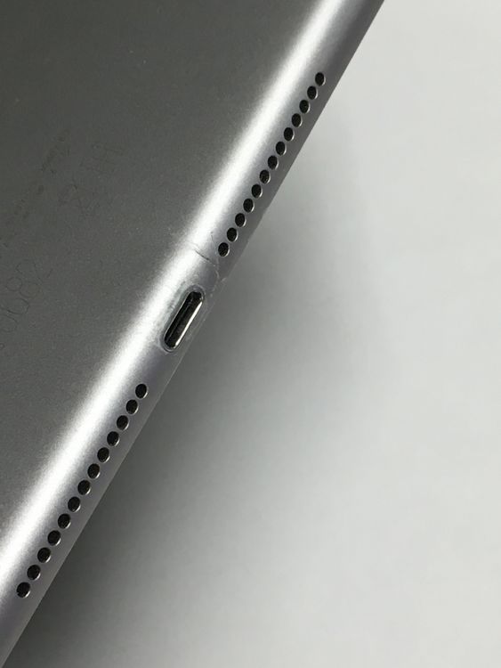 �ڥ�Х���BOX��iPad ��5���� 128GB ���ڡ������쥤