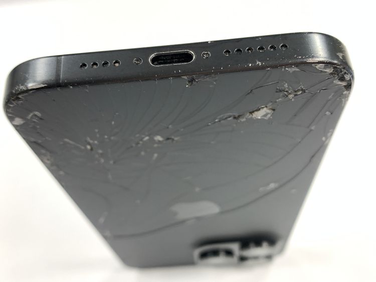 ����� ����84%SIM�ե꡼ iPhone15 Pro Max  256GB �֥�å������˥���