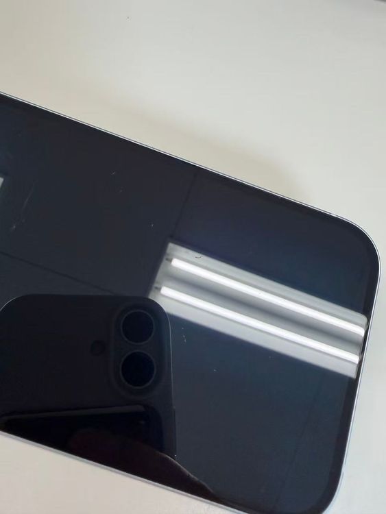 �ڥ�Х���BOX�� ����86%SIM�ե꡼ iPhone15 128GB �֥롼