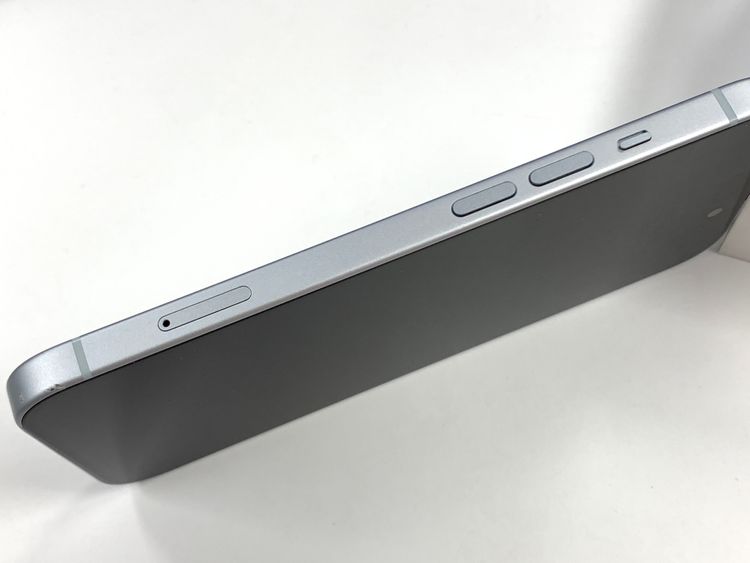 �ڥ�Х���BOX�� ����94%SIM�ե꡼ iPhone15 128GB �֥롼