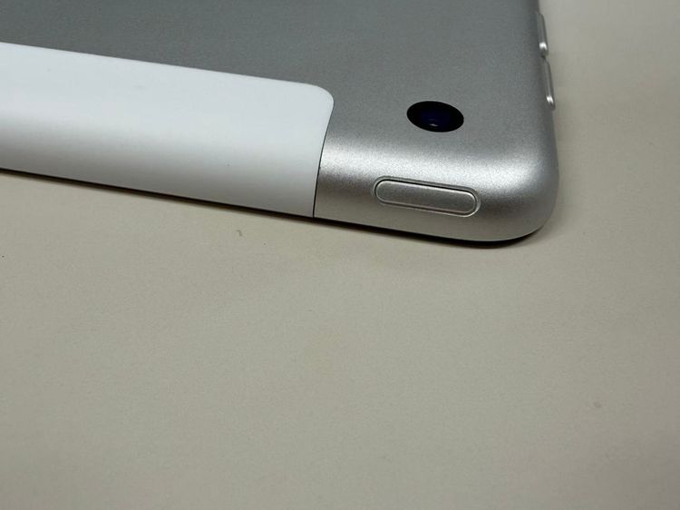 ���� ����84% SIM�ե꡼iPad (��8����) 32GB ����С�