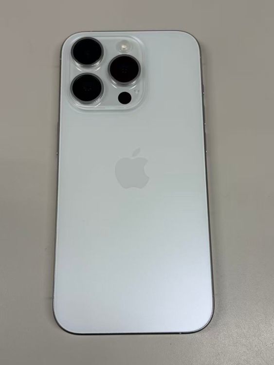 �ڥ�Х���BOX�۶����� ����90%SIM�ե꡼ iPhone15 Pro 128GB �ۥ磻��