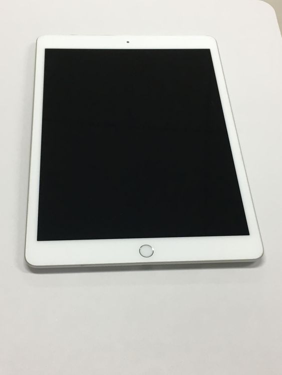 �ڥ�Х���BOX������87�� SIM�ե꡼ Apple iPad ��8���� 32GB ����С�