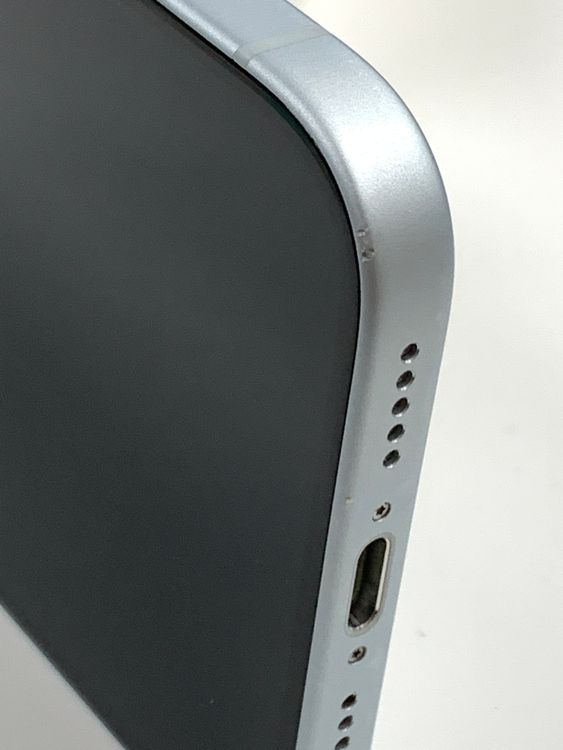 �ڥ�Х���BOX�� ����84%SIM�ե꡼ iPhone15 128GB �֥롼