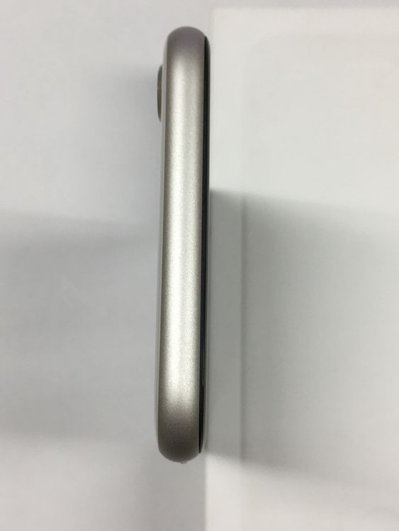 �ڥ�Х���BOX��Ķ���� iPhone SE3 ��3���� 64GB SIM�ե꡼ �������饤��