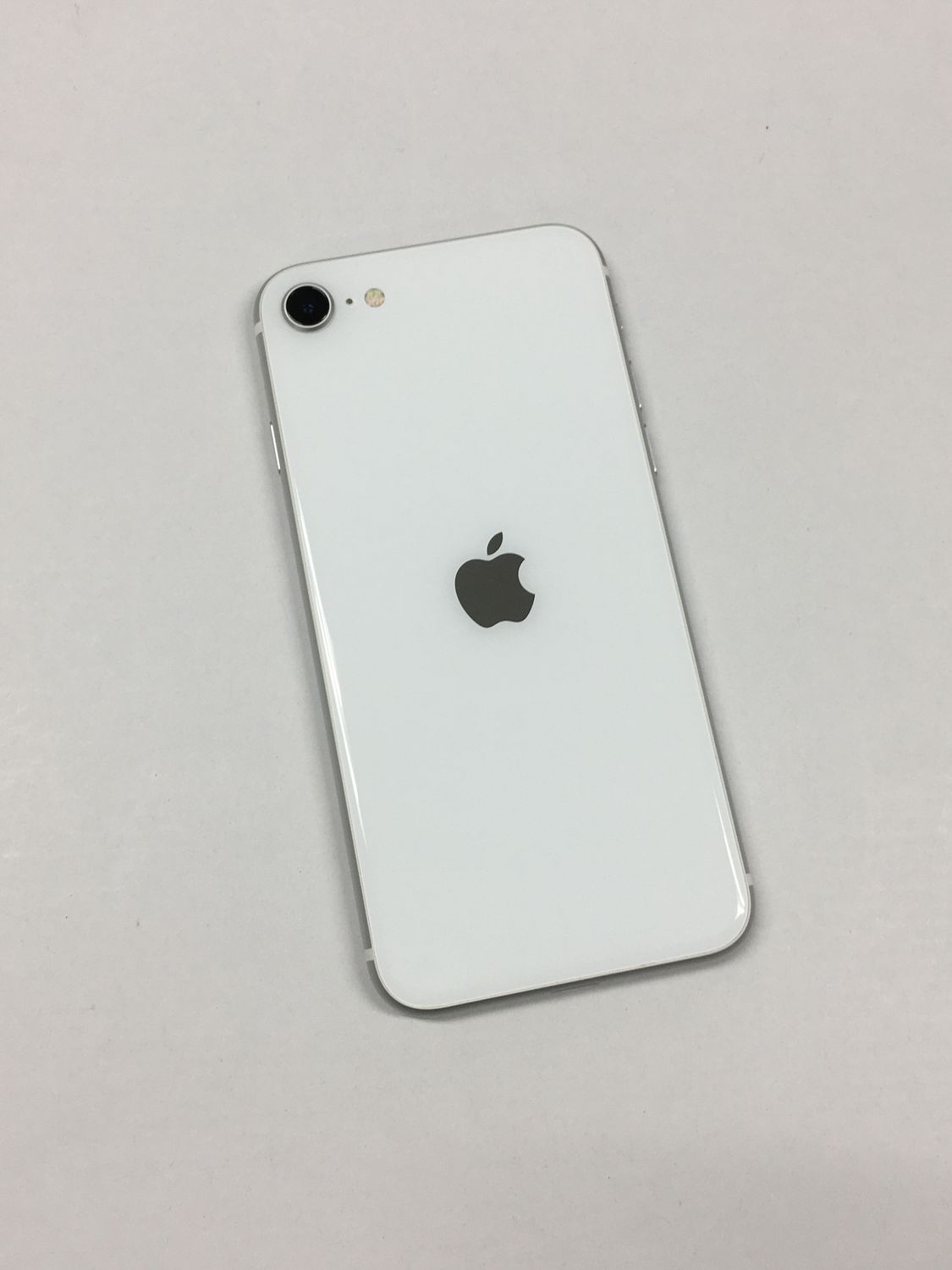 iPhoneSE 第2世代 ホワイト 64GB シムフリー 動作確認済　美品 ムスビー｜【動作正常・電池100％】美品 SIMフリー iPhone SE 第2世代