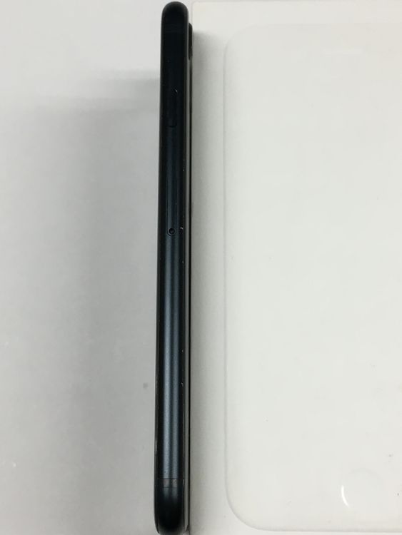 �ڥ�Х���BOX�۱վ����� iPhone SE3 ��3���� 64GB SIM�ե꡼ �ߥåɥʥ���