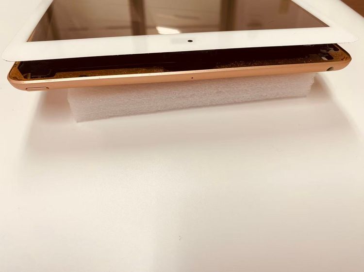 Apple iPad ��7���� Wi-Fi��128GB Gold �Хåƥ꡼��ĥ