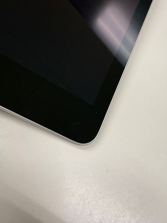 ���� ����100�� SIM�ե꡼ iPad ��9���� 64GB ����С�